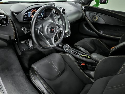 Used 2018 McLaren 570S Spider image 26