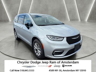 New 2026 Chrysler Pacifica Select
