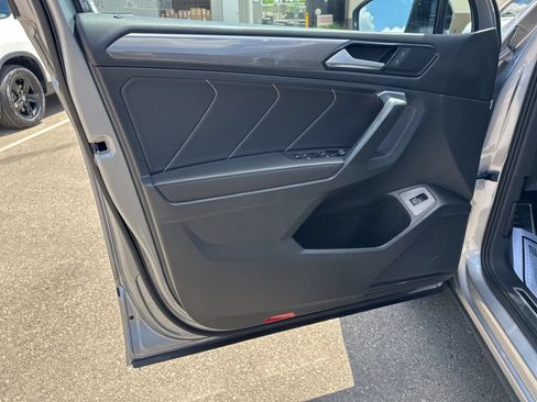 Certified 2024 Volkswagen Tiguan SE R-Line AWD/4WD image 18