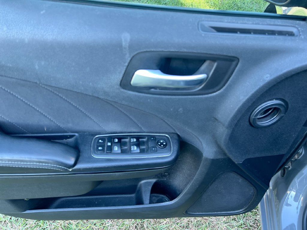 Used 2019 Dodge Charger SXT w/ Blacktop Package RWD image 15