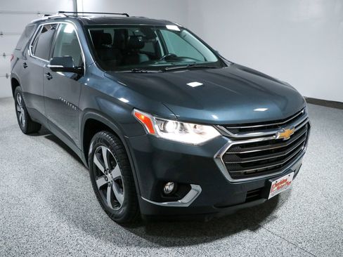 Used 2018 Chevrolet Traverse LT FWD image 5