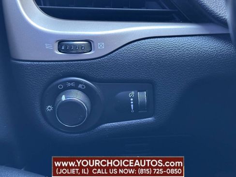 Used 2017 Jeep Cherokee Sport AWD/4WD image 35