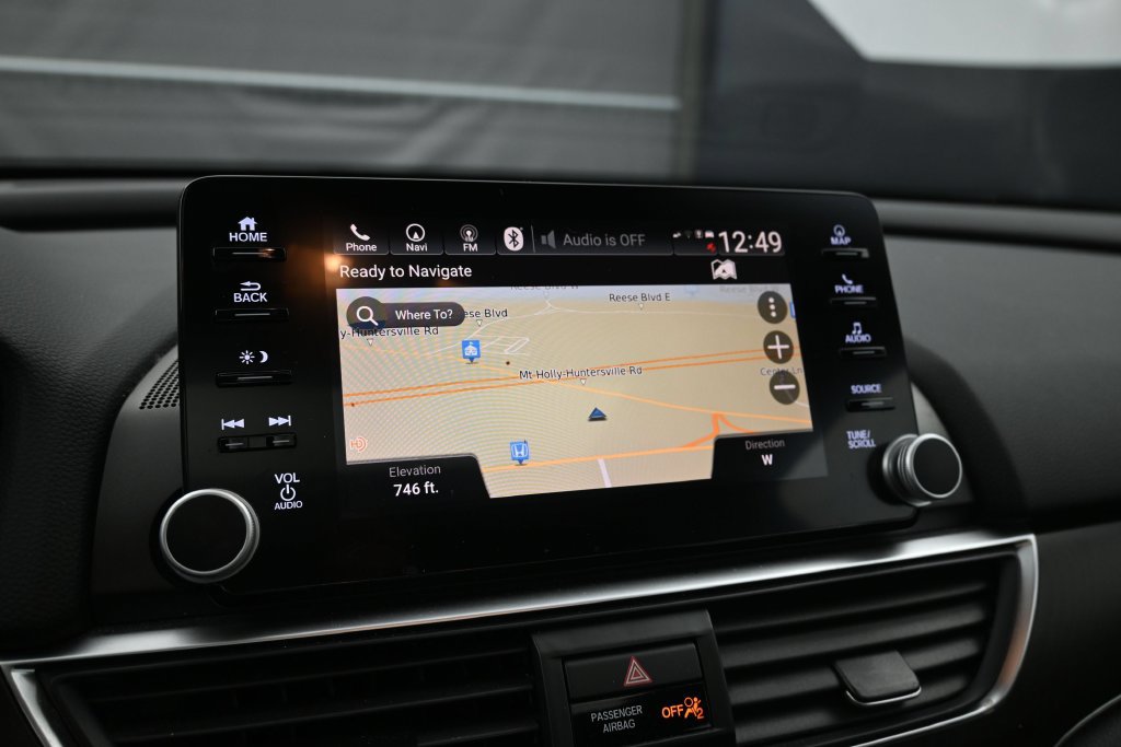 Used 2018 Honda Accord Touring image 39