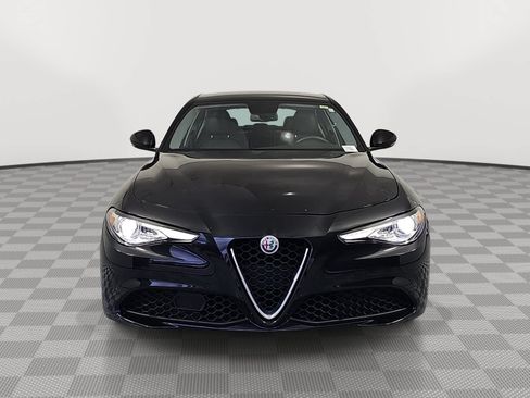 Used 2018 Alfa Romeo Giulia RWD image 3