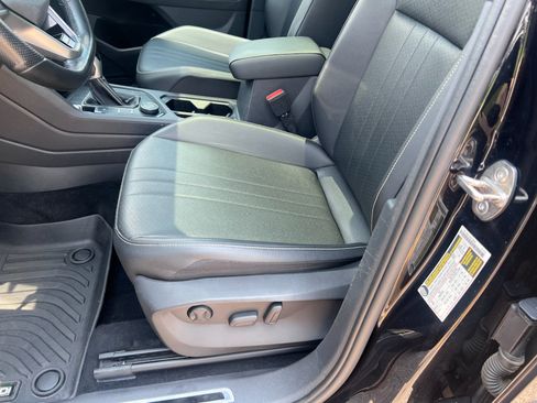 Used 2023 Volkswagen Tiguan SE R-Line AWD/4WD image 17
