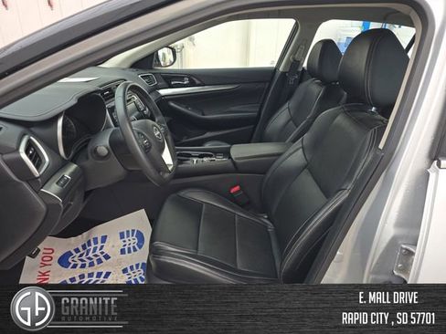 Used 2023 Nissan Maxima SV w/ Floor Mat Group image 9
