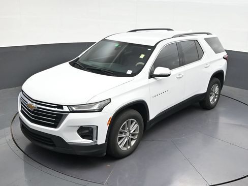 Used 2023 Chevrolet Traverse LT FWD image 15