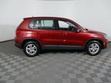 Used 2014 Volkswagen Tiguan S image 2
