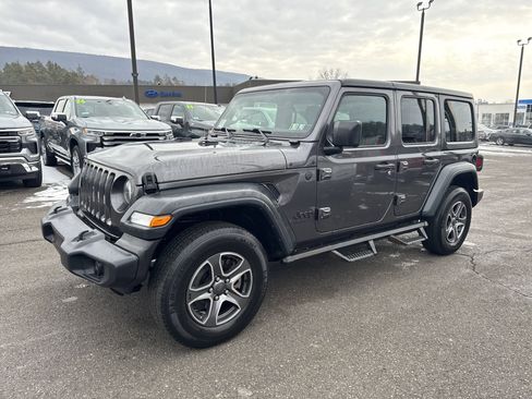 Used 2023 Jeep Wrangler Sport S image 7