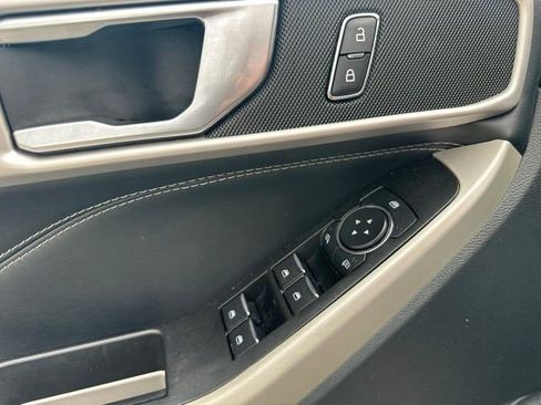 Certified 2021 Ford Explorer XLT image 25