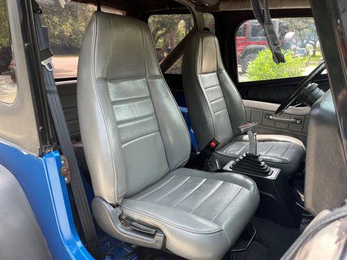 Used 1991 Jeep Wrangler Islander image 27