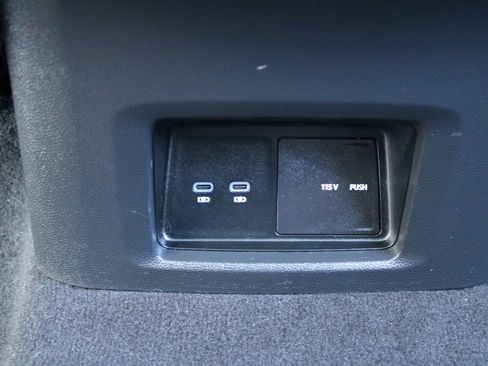 Certified 2024 Volkswagen Atlas Cross Sport SEL R-Line image 24