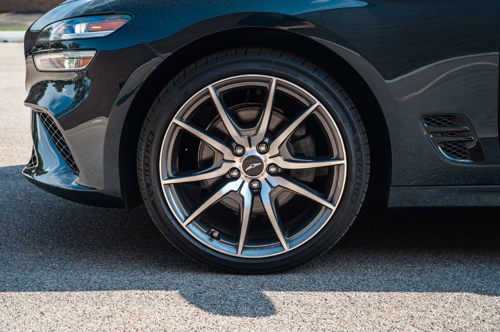 Used 2023 Genesis G70 2.0T AWD/4WD image 15