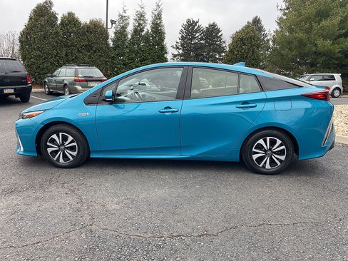 Used 2017 Toyota Prius Prime Premium image 9