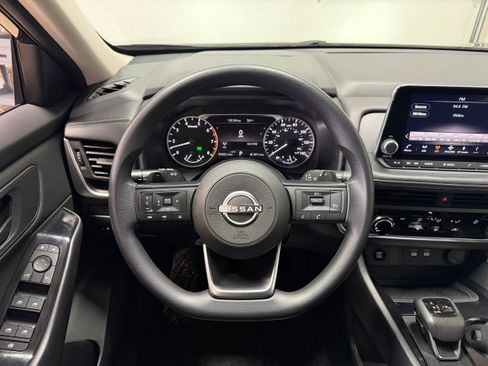 Used 2024 Nissan Rogue S image 14
