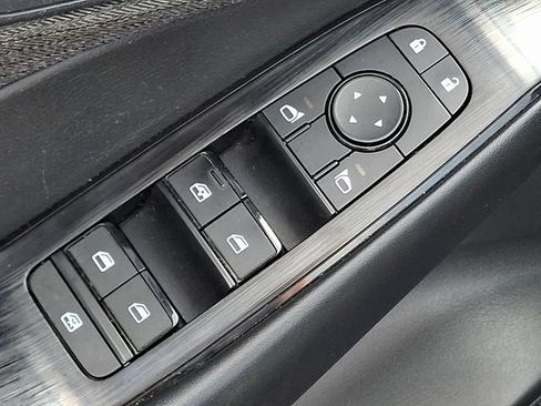 Used 2023 Nissan Rogue S AWD/4WD image 25