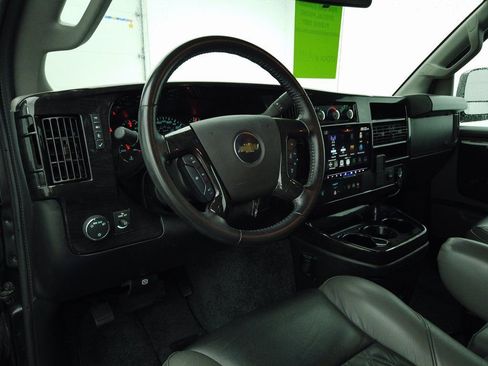 Used 2023 Chevrolet Express 2500 Extended image 20
