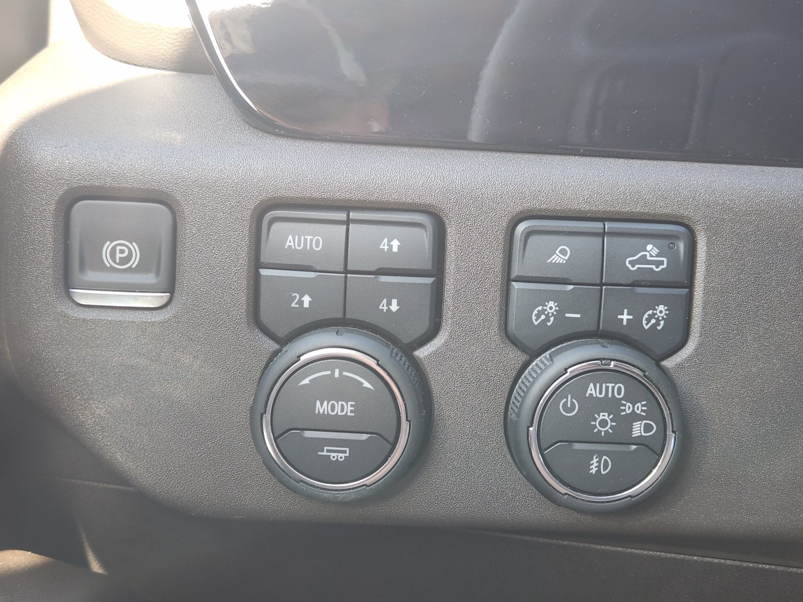 Used 2025 Chevrolet Silverado 2500 LT w/ Texas Edition AWD/4WD image 25