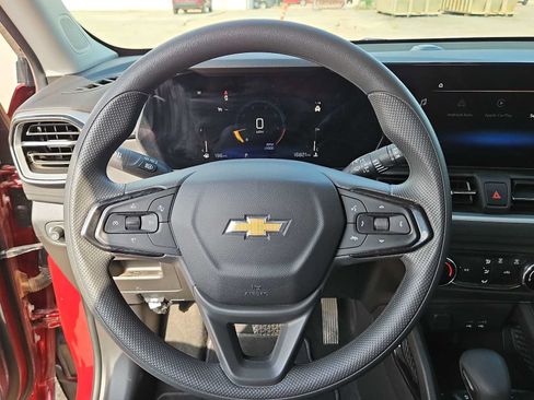 Used 2024 Chevrolet TrailBlazer LS w/ LS Convenience Package FWD image 19