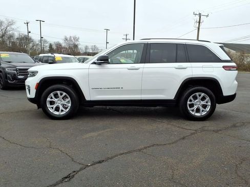 Certified 2023 Jeep Grand Cherokee Limited AWD/4WD image 6