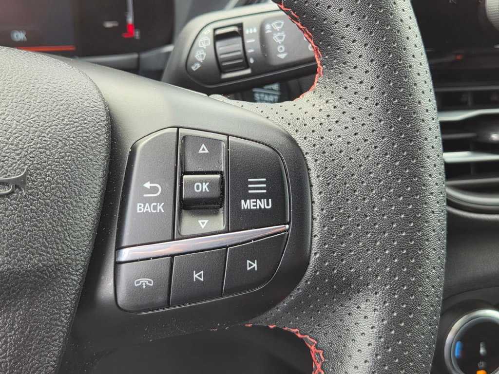 Used 2025 Ford Escape ST-Line AWD/4WD image 19