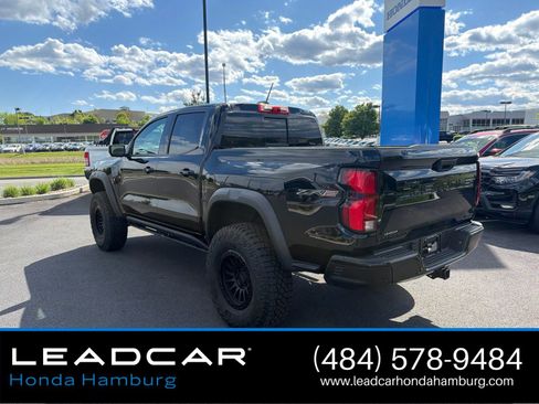 Used 2024 Chevrolet Colorado ZR2 w/ Technology Package AWD/4WD image 4