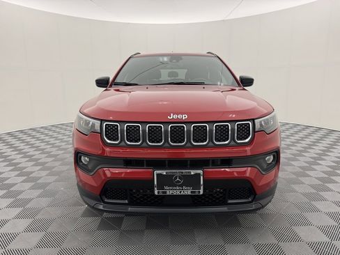 Used 2023 Jeep Compass Latitude image 3