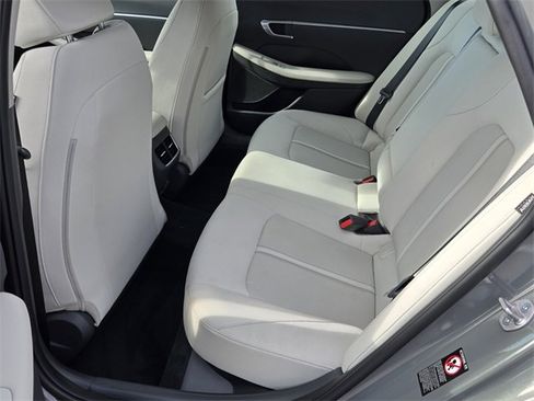 Certified 2023 Hyundai Sonata SEL w/ Convenience Package image 11