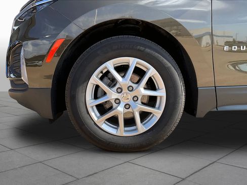 Certified 2024 Chevrolet Equinox LT FWD image 12