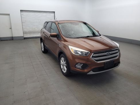 Used 2017 Ford Escape SE FWD image 13