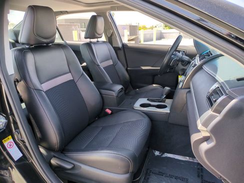 Used 2012 Toyota Camry SE FWD image 25