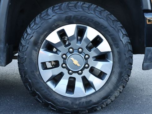 Used 2024 Chevrolet Silverado 2500 Custom w/ Custom Convenience Package AWD/4WD image 21