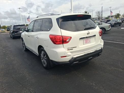 Used 2020 Nissan Pathfinder S FWD image 11