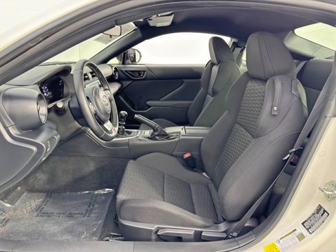 Used 2023 Toyota GR86 w/ ALL Weather Mat Package (TMS) image 15