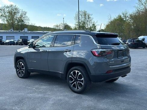 Used 2022 Jeep Compass Limited w/ Sun and Sound Group AWD/4WD image 8