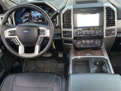 Used 2018 Ford F250 Lariat w/ Chrome Package image 13