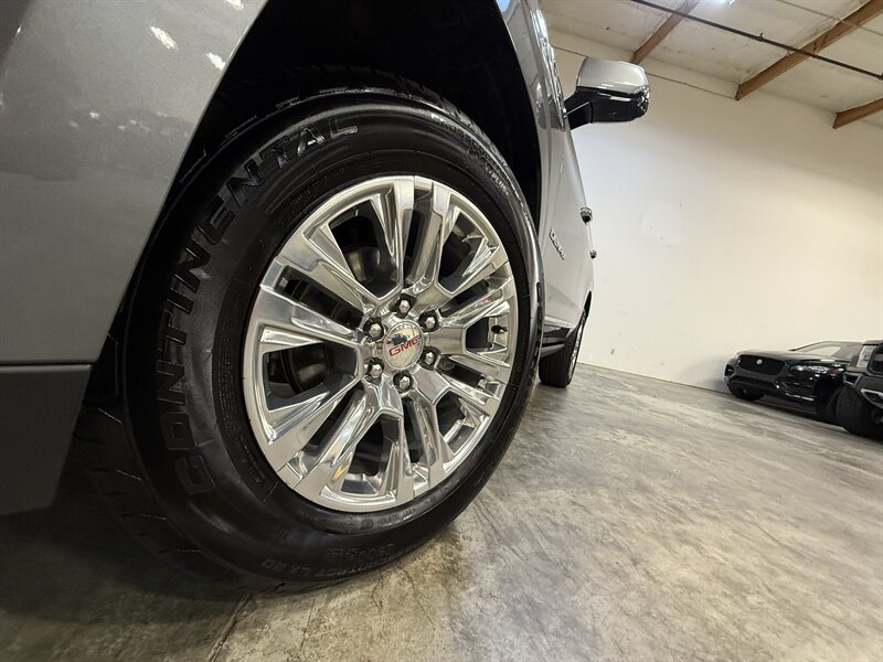 Used 2021 GMC Yukon Denali w/ Denali Premium Package AWD/4WD image 14