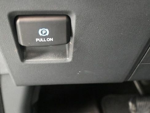 Used 2022 Ford F150 XLT w/ Equipment Group 302A High image 11