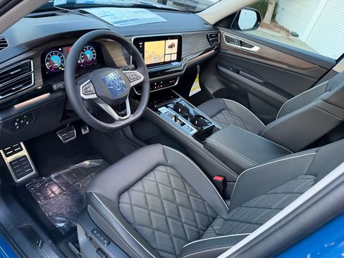 New 2026 Volkswagen Atlas SEL Premium R-Line image 2