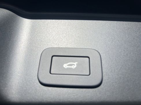 New 2025 Land Rover Range Rover Evoque Dynamic SE image 32