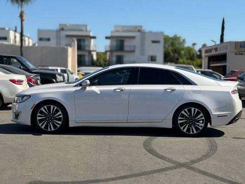 Used 2019 Lincoln MKZ Reserve FWD image 9