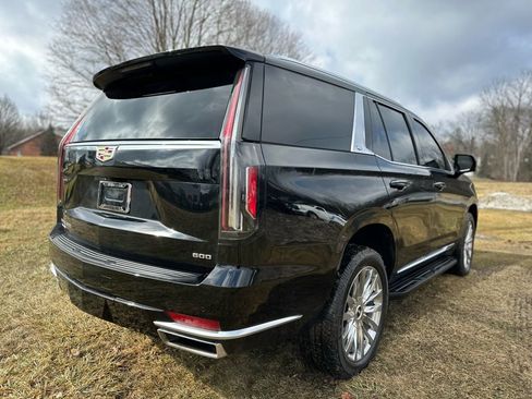 Used 2022 Cadillac Escalade Premium Luxury image 3