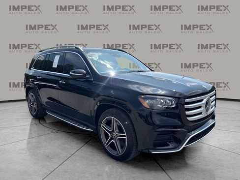 Used 2024 Mercedes-Benz GLS 450 4MATIC image 7