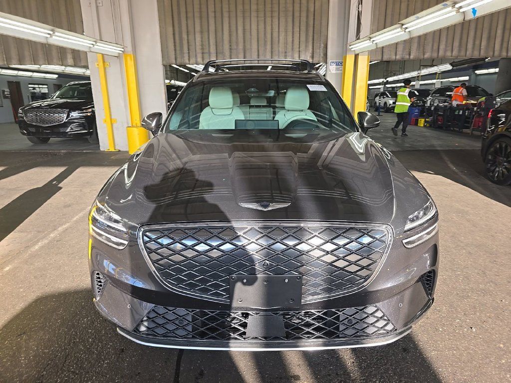 Used 2025 Genesis Electrified GV70 w/ Prestige Package AWD/4WD image 3