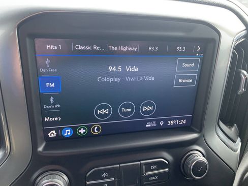 Used 2022 Chevrolet Silverado 2500 LT w/ Convenience Package image 17