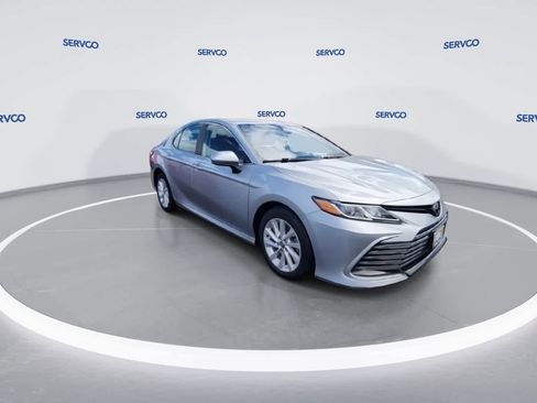 Used 2023 Toyota Camry LE image 2
