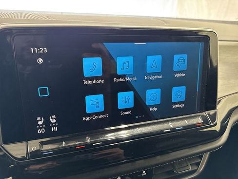 Used 2024 Volkswagen Atlas Cross Sport SE image 16