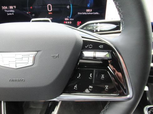Certified 2025 Cadillac Lyriq Luxury AWD/4WD image 26