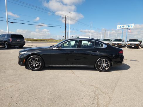 Used 2026 BMW 530i xDrive AWD/4WD image 4
