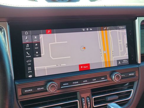 Certified 2021 Porsche Macan S AWD/4WD image 31
